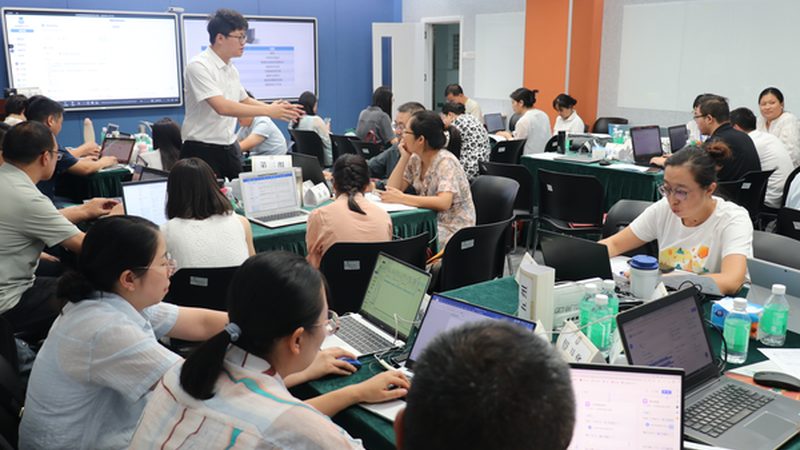 北京网络课程线下体验店：体验式学习的全新探索