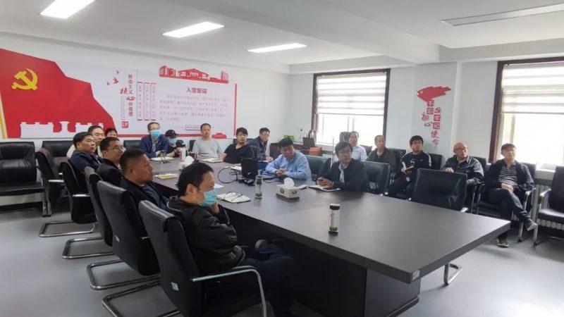 企业培训与拓展培训：上海职场人士的两大提升路径